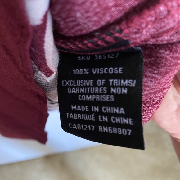 Le Chateau Burgundy Floral Dress - Picture 6 of 6